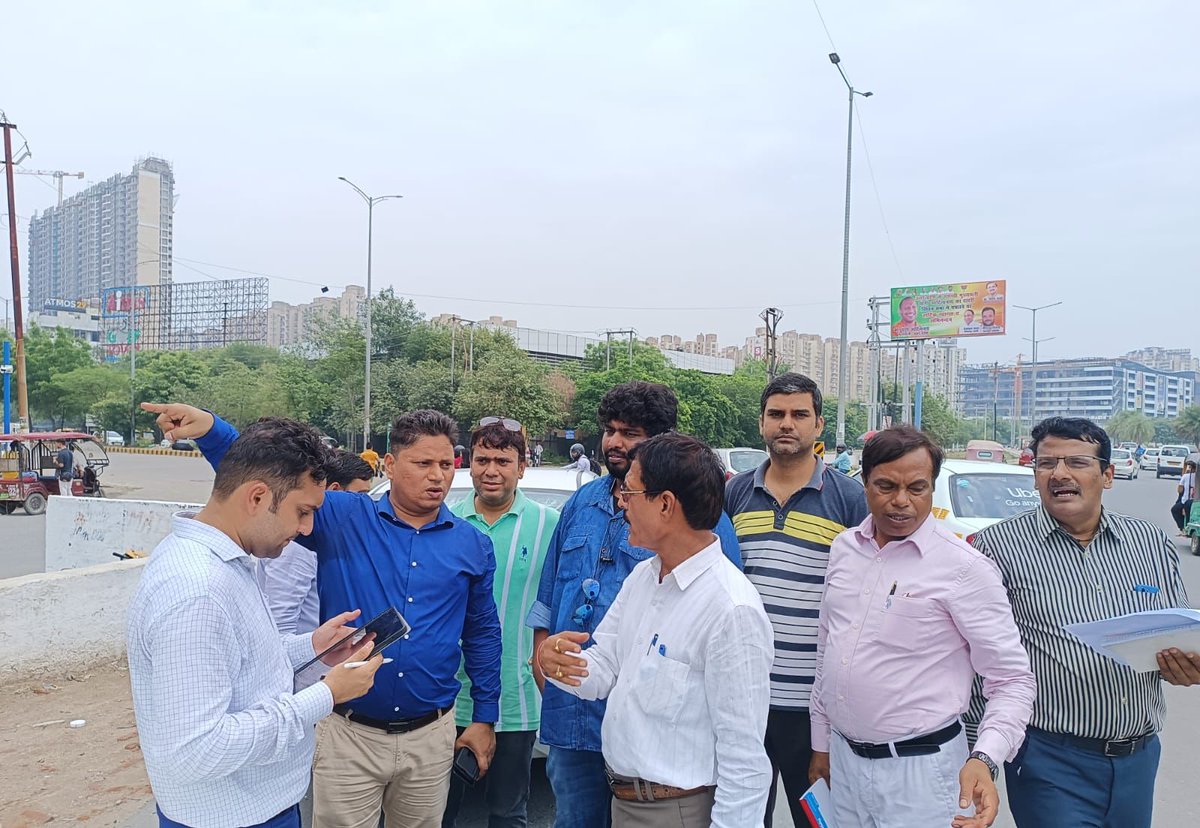 OfficialGNIDA's tweet photo. सीईओ रितु माहेश्वरी के निर्देश पर आज एसीईओ अमनदीप डुली के नेतृत्व में प्राधिकरण, नेफोवा व ट्रैफिक पुलिस की संयुक्त टीम ने चार मूर्ति चौक पर प्रस्तावित अंडरपास बनने तक ट्रैफिक जाम से निजात दिलाने हेतु एक्शन प्लान तैयार किया, जिसे सीईओ नें तत्काल रुप से लागू करने के निर्देश दिए। https://t.co/7n4Lg45FM0