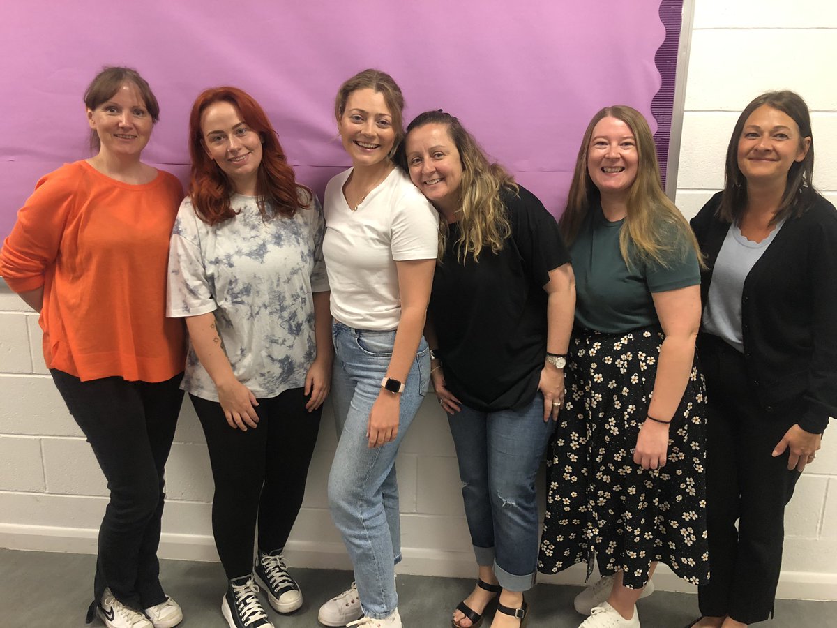 mflduncanrig's tweet photo. Today we said farewell to two of our fabulous teachers, Miss Alexander &amp; Miss Fox, who are off to new adventures! The kids will miss you so much! https://t.co/LgEcxwbWGJ