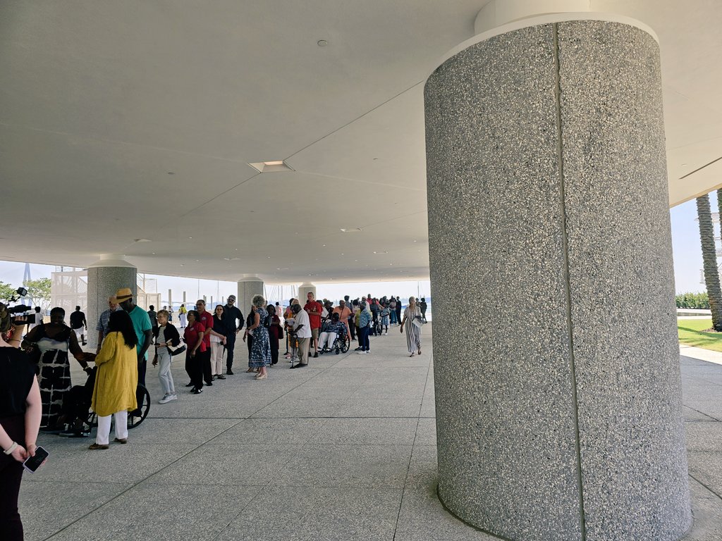 Megan Fernandes (Schuller) tweet media