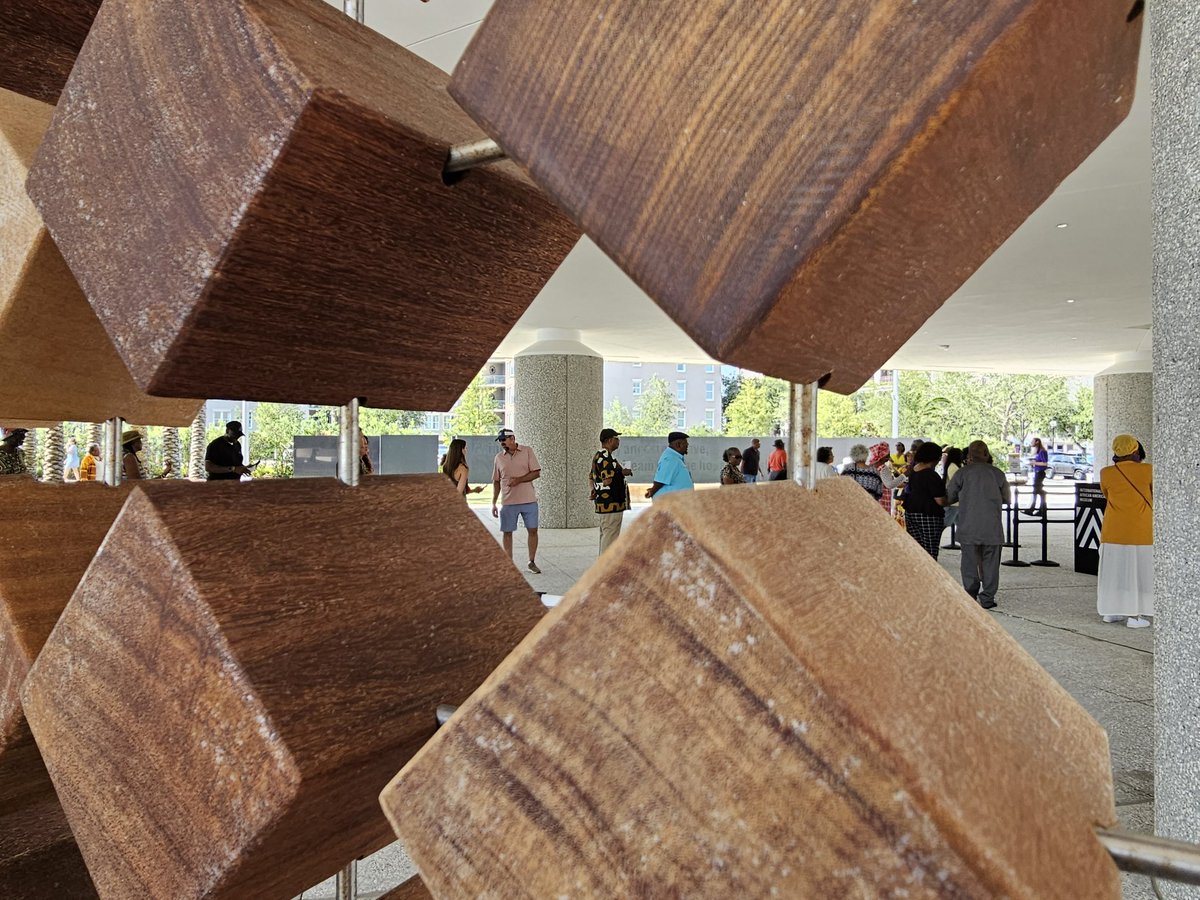 Megan Fernandes (Schuller) tweet media