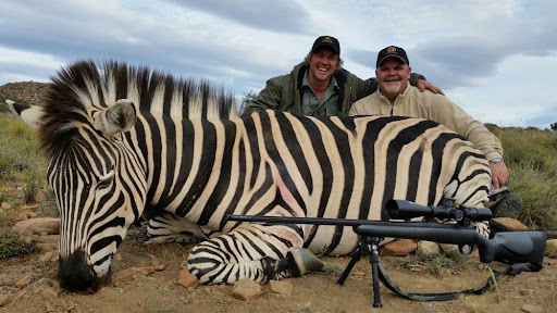 Please retweet if you think there should be a worldwide ban on trophy hunting. 😡