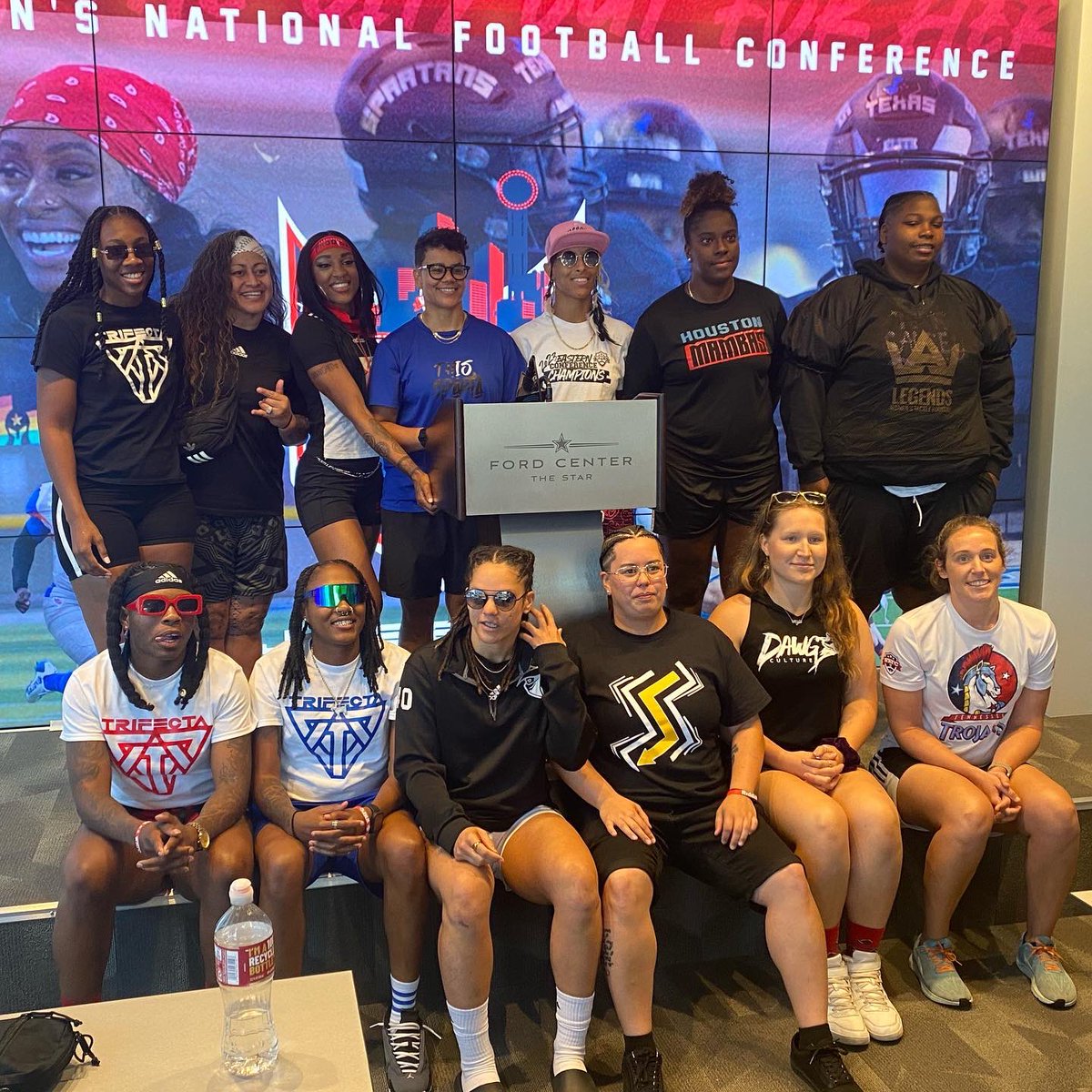 CoachXAmerica's tweet photo. 📸 @wnfcfootball championship weekend! 🏈 #IXcup #shechangesthegame #wnfc https://t.co/myD611ernW