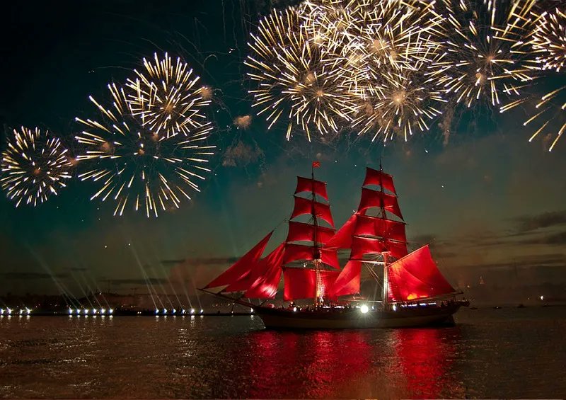 EmbassyofRussia's tweet photo. 🇷🇺 Russia's St.Petersburg hosted its annual #ScarletSails event - world's most dazzling high-school graduation gala
🎇The city's major spectacle drew over a million of revellers to watch an exceptional light show, firework extravaganza & iconic red-draped ship on the Neva River. https://t.co/xnYq0rwtin