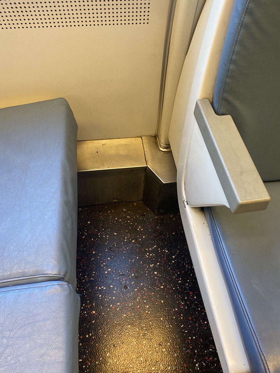 TecleA's tweet photo. @wmata Railcar #3132 is looking super clean this morning! Thanks! 
#greenline #metro https://t.co/7aJ2MRt5Jk