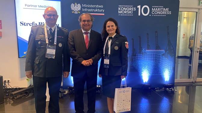 KAS_Szczecin's tweet image. Jesteśmy obecni na 10. Międzynarodowym Kongresie Morskim. To od lat jedno z najważniejszych wydarzeń gospodarki morskiej w 🇵🇱.
Menedżerowie, naukowcy, przedstawiciele instytucji rozmawiają na tematy związane z branżą morską. Mamy w tym swój udział.
@KAS_Szczecin #SingleWindow