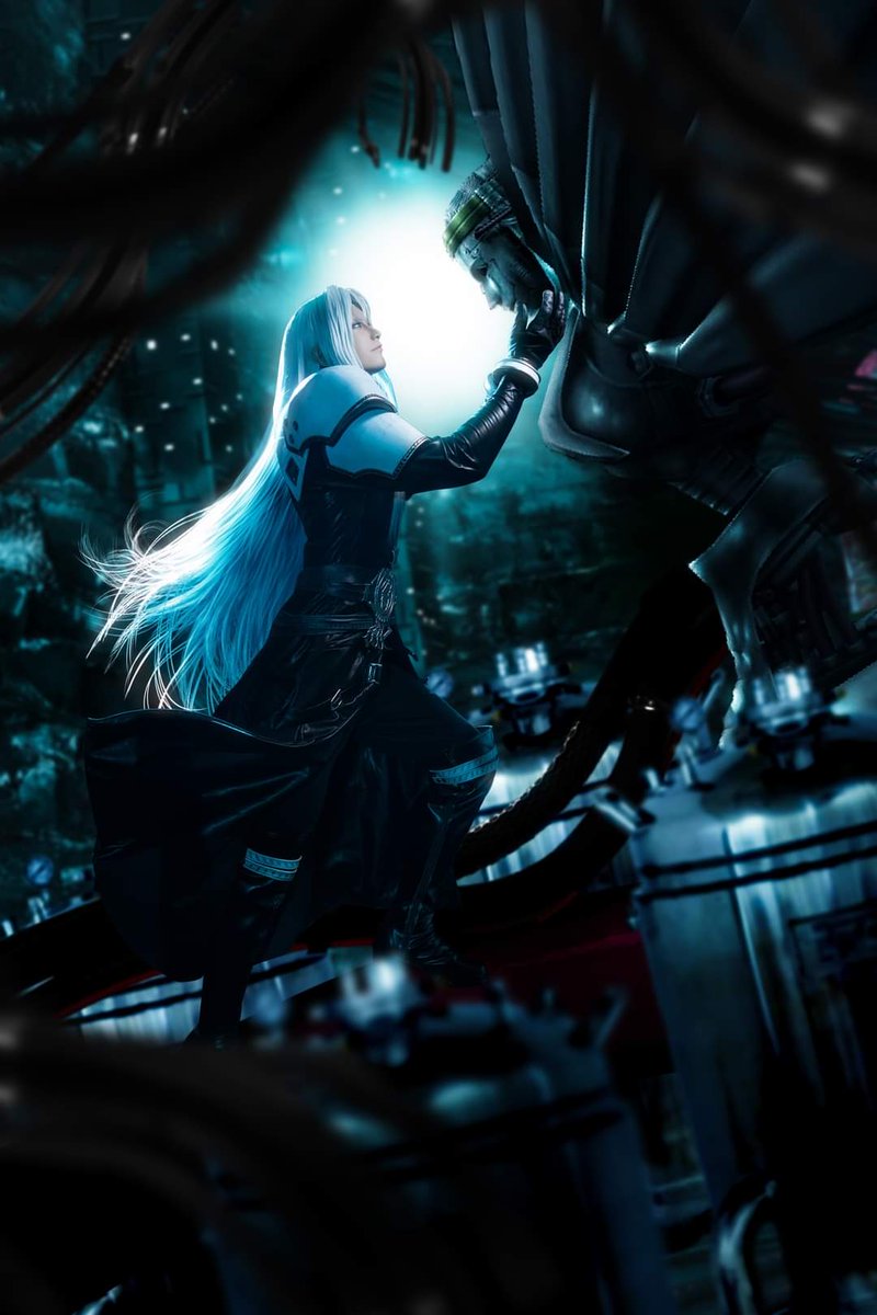 Omg 😱 holy moly. @/thames_malerose 's Sephiroth cosplay. Ahhhhhhh 😍 Look at him. 

#sephiroth