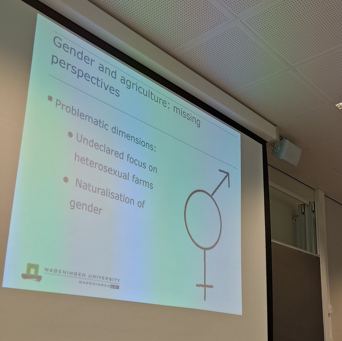 Excellent presentation by Prisca Pfammatter on agriculture and the undoing of binary gender at the Rural Geographies in Transition Conference in Groningen. Here's the full paper. doi.org/10.1007/s10460…