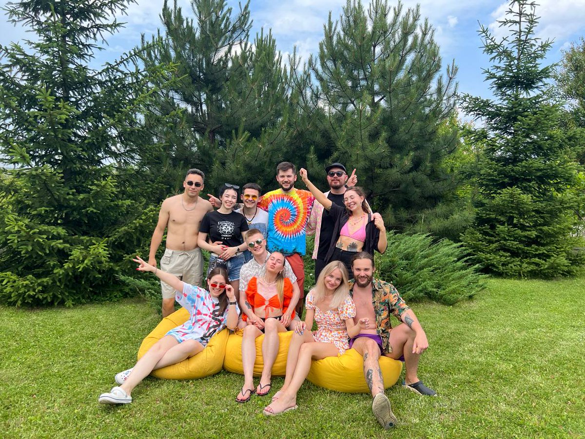 _hater2_'s tweet photo. на вихідних їздила на дачу до друзів хлопця
він так сильно хотів, щоб ми познайомилися 😅 і який він був щасливий, коли ми були там🥰 https://t.co/TKDRtBho0I