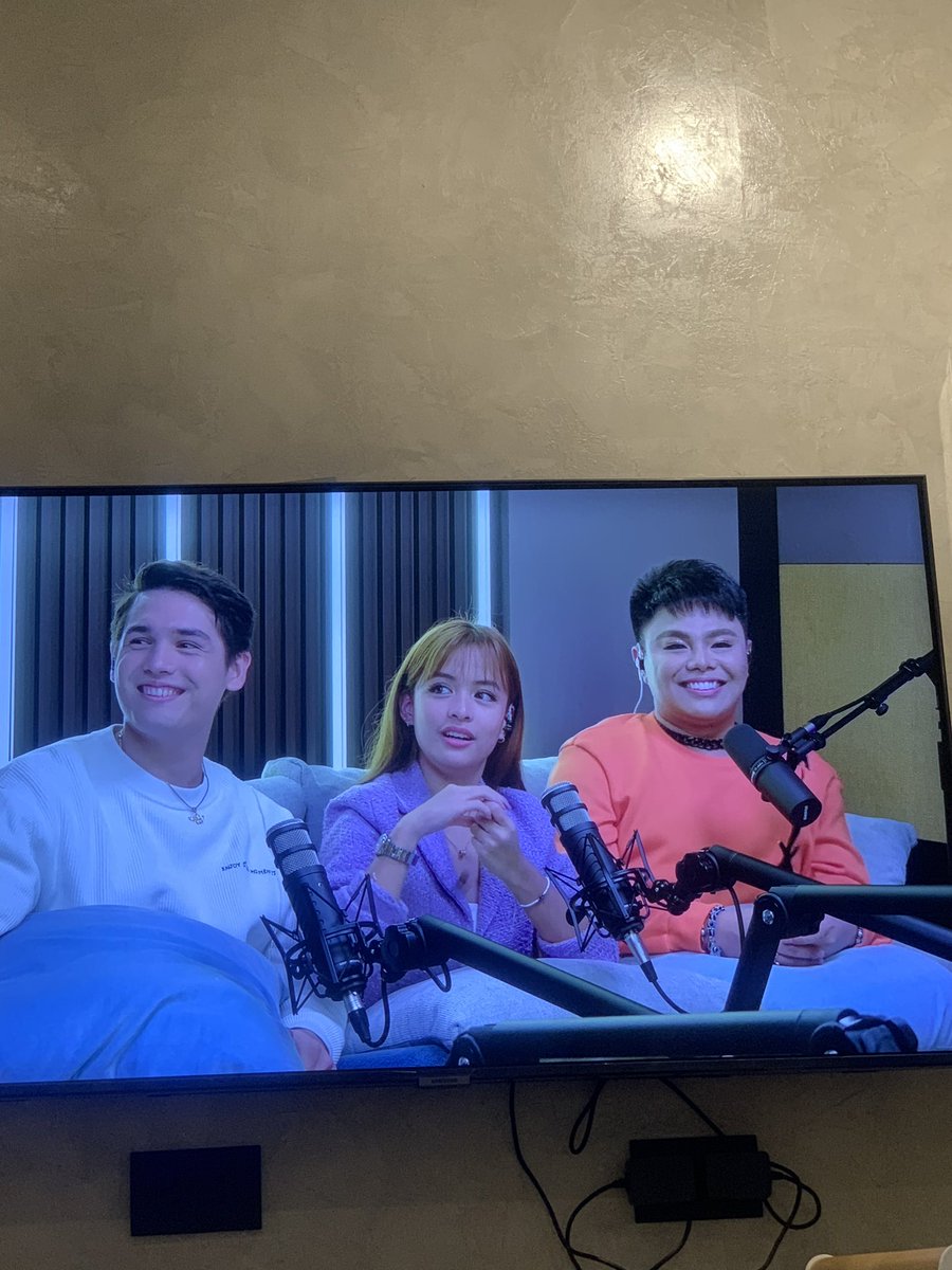 Surprise!!! May Special Guest tayo sa <a href="/MaritesUniverse/">MaritesUniversity</a> mga ka Marites!!! 

#KoDrea Fans Subscribe at Panoorin ang Masayang kwentuhan with <a href="/iamandiabaya/">Andi Abaya</a> and <a href="/kobierbrown/">kobie brown</a>  tonight!!!