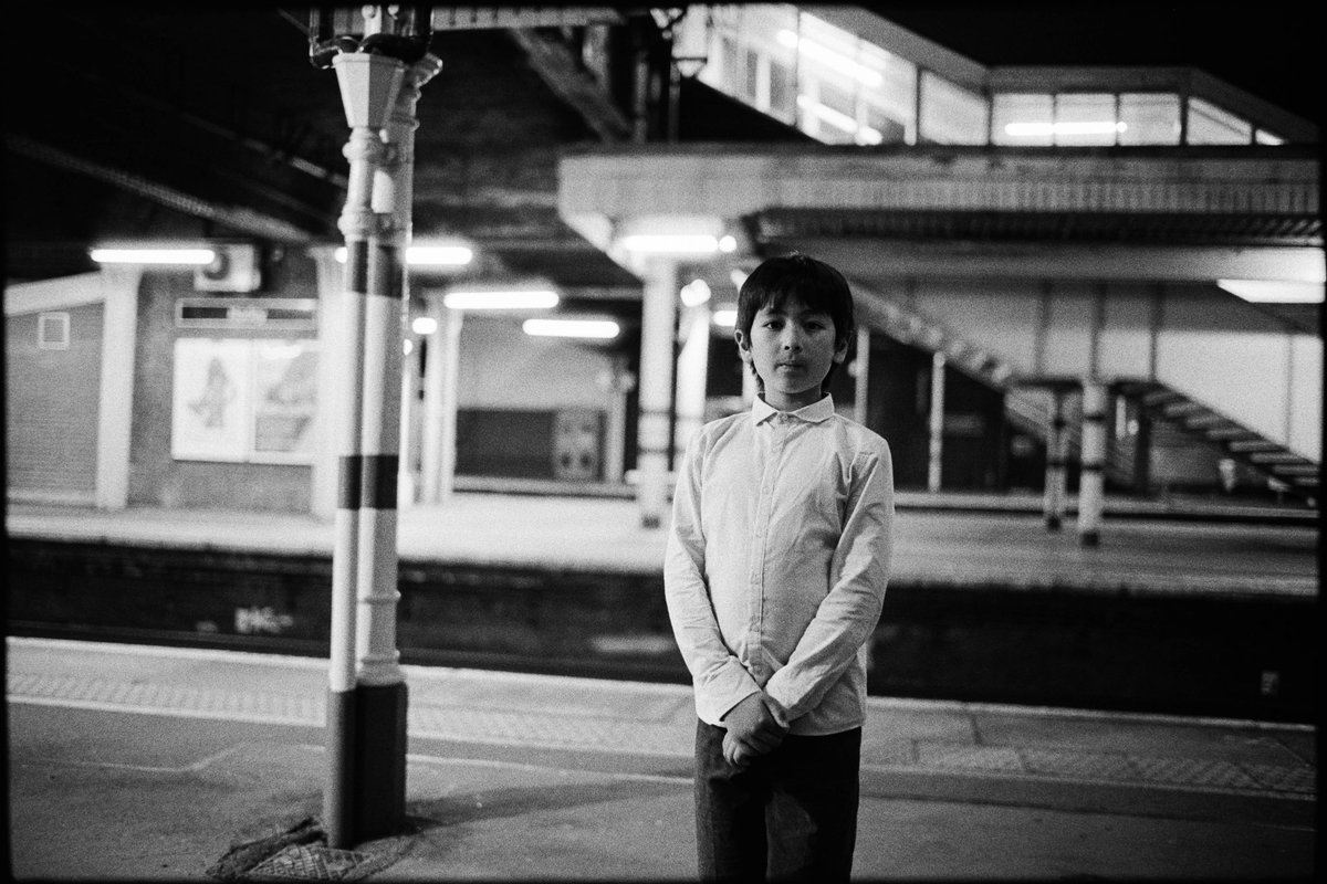 gomboli's tweet photo. Niccolò watching the trains
📍 Horley station
🎞️ IlFord HP5+
🧪 Developed with Ilfotec HC
📷 Leica MP, Summilux 35mm
.
#filmphotography #Leica #LeicaMP #LeicaM #Summilux #Summilux35mm#UKstreetphotography #IlFord #IlFordHP5 #35mmphotography #ilfotecHc #homedevelop https://t.co/SXfBN6wkLo