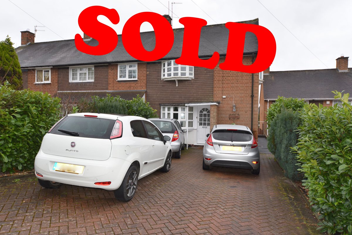 EnglandsEstates's tweet photo. #SOLD this charming family house on Ferncliffe Road, Harborne.

And it went above the asking price as well😀

If you'd like to sell your property, do get in touch on 0121 427 1974. https://t.co/ZleE2pp0gN