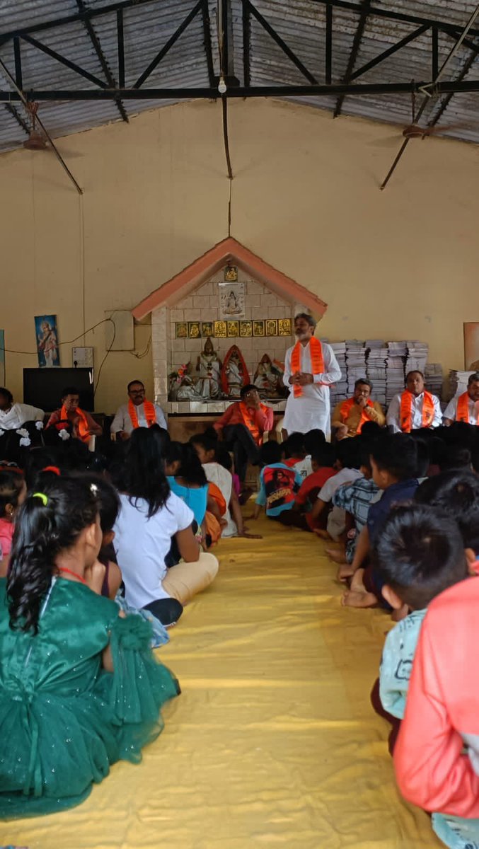 PrakaashGurjar's tweet photo. Madadgaar Parivaar initiated Innovative drive ‘By the Students- For the Students’. A well to do Student buying full scape notebooks to help a tribal Student for education. We collected 16,000 Notebooks and distributed to tribal students in Dang & Ahwa area. #Indiahome https://t.co/nM6Ipz9hWB