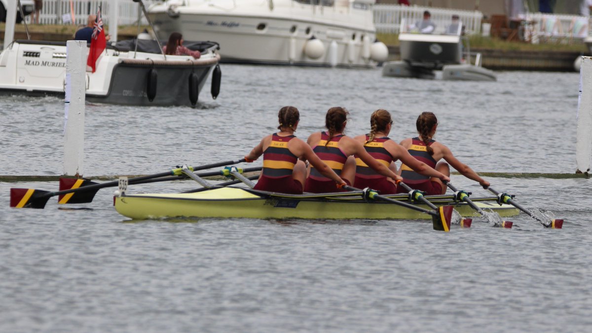 ShiplakeCollege's tweet image. First two races of #HRR Day 1 done and our 1st VIII beat Green Lake with a verdict of 'easily' and the Girls' A Quad beat Great Marlow School by 2½ lengths. Looking forward to hearing the #ShiplakRoar again this evening at 6.40pm (Girls' B Quad) and 7.00pm (Boys' A Quad). #GoBees