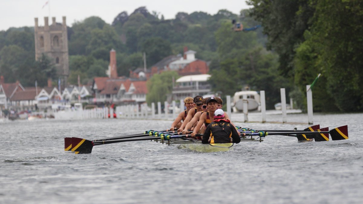 ShiplakeCollege's tweet image. First two races of #HRR Day 1 done and our 1st VIII beat Green Lake with a verdict of 'easily' and the Girls' A Quad beat Great Marlow School by 2½ lengths. Looking forward to hearing the #ShiplakRoar again this evening at 6.40pm (Girls' B Quad) and 7.00pm (Boys' A Quad). #GoBees