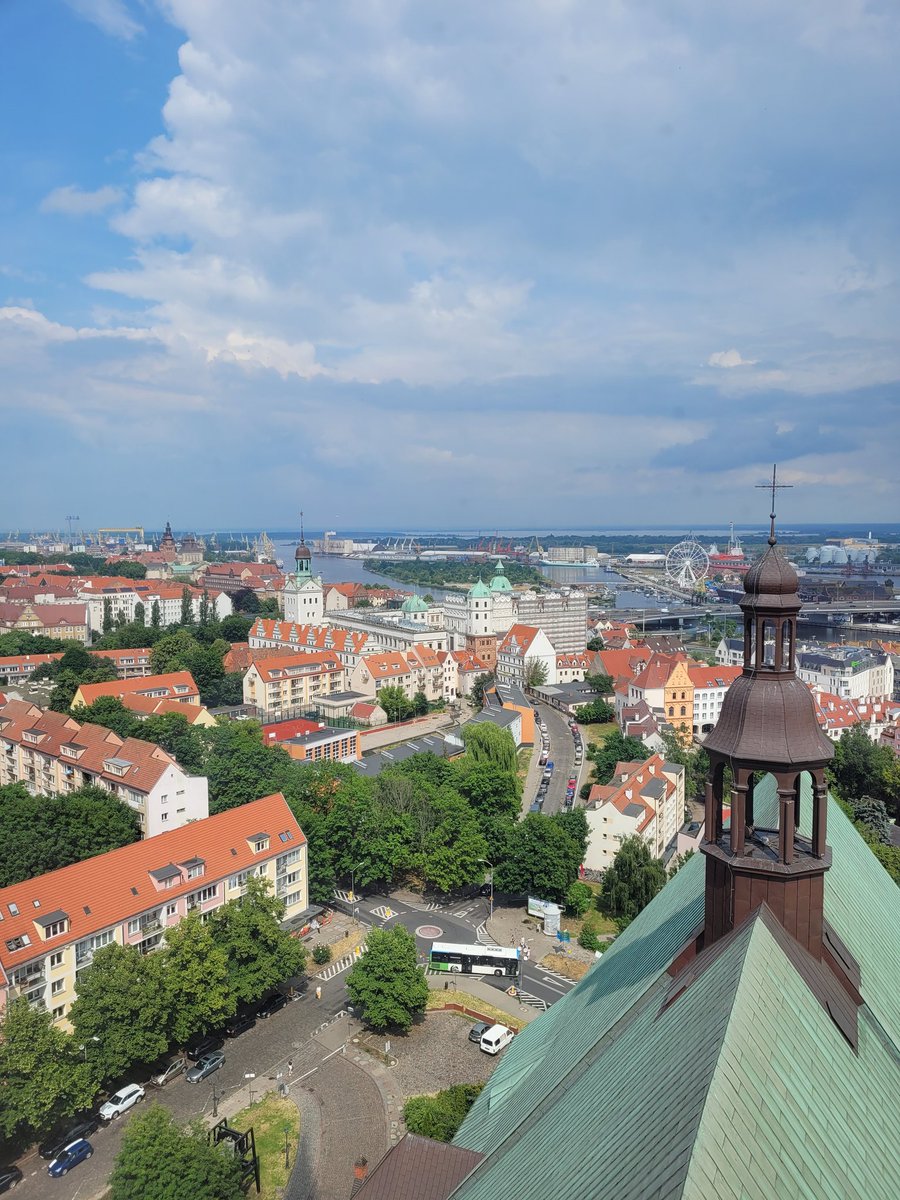 Til høsten starter jeg som utenlandslektor i norsk på universitetet i Szczecin, må si jeg grugleder meg😱 mye byråkrati og ikke minst sted å bo må på plass før den tid. Noen her som har erfaringer å dele?