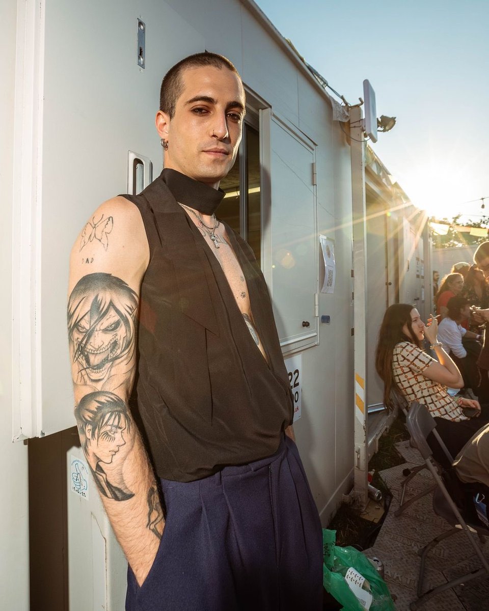ManeskinFanClub's tweet photo. Backstage portrait from Glastonbury! 💘

© _vady_1 https://t.co/7OqF9EpADf