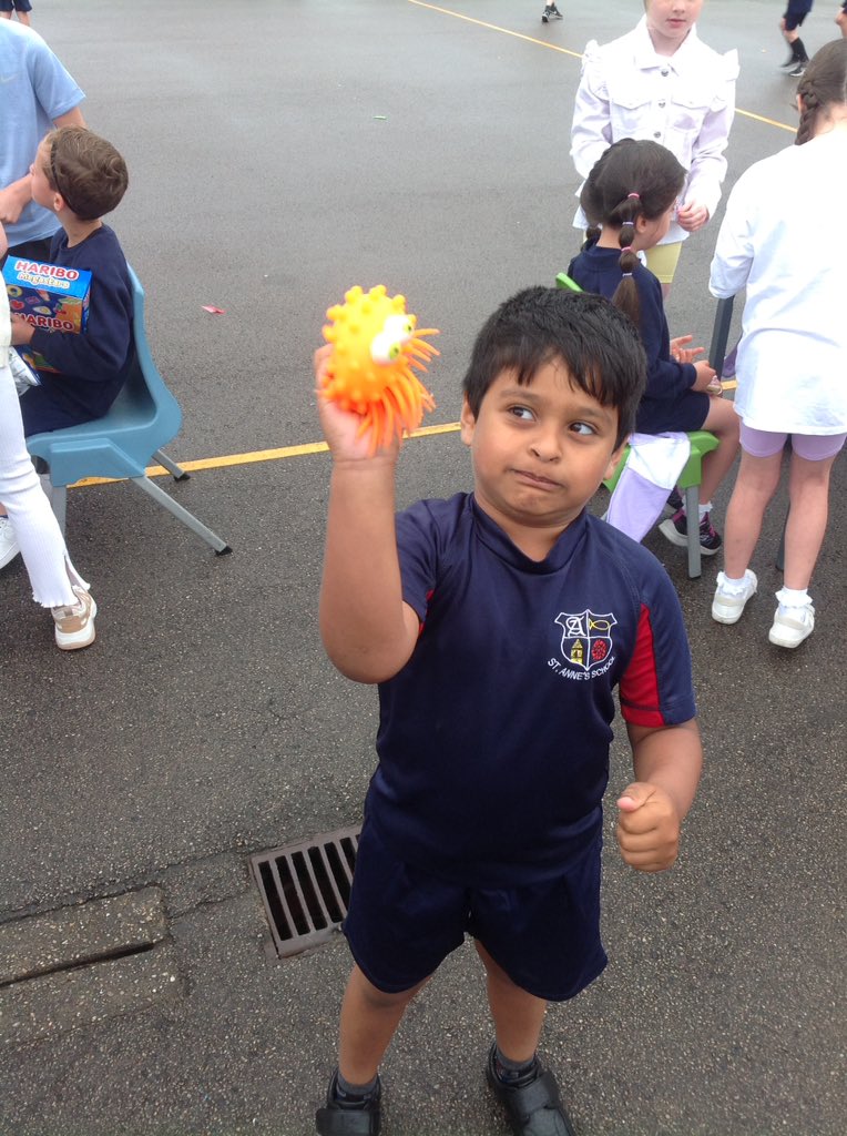 Class4KR's tweet photo. Brilliant morning raising money for @wearenugent Year 1 had lots of fun❤️ @Class3KA_NR https://t.co/s6u9YslRyI