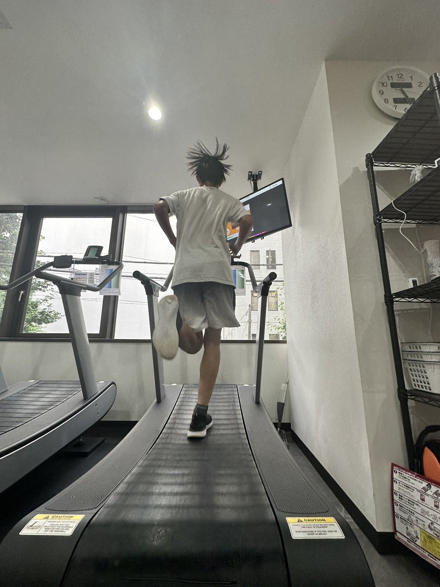 hosodaaya's tweet photo. @HA_ooimachi9 
#ハイアルチ大井町
#高地トレーニング 

ご縁ぐるぐる会にご一緒させて頂きながら
皆様の優しさに救われてると
改めて実感した日。

品川界隈でも練習されていることもあり
@setagayaunited 
#setagayaunited 
@MasayaJitozono 地頭薗くん

#2xu
西崎さんと
#ハイアルチ大井町 さんへ。

長男も久しぶりの　#ハイアルチ 
#ハイアルチ三軒茶屋
#ハイアルチ吉祥寺 @highalti___k 
優しきスタッフ皆様に
我が家の兄弟育てて頂き

今や毎日大井町乗り換えしているので、
気にかけて頂いて
これも巡り合わせですね。

次男もやっと10歳になり
ハイアルチデビューできる年になりずっと憧れていたようで、、、
また　ジュニア体験させて頂きます🥹

私もぞのくんのご縁でご紹介頂いた
@takesunacademy 次男のサッカースクールが品川界隈なので　#ダイエット　のために伺わせて頂きます！笑

皆様への恩返しできたらと

⚽️のご縁にてかねてよりお世話になっている松下さんからも長男に優しく熱いお言葉も頂き奮い立たせてもらえたはず。

地元の高校に通うからこそ
将来に向けて、
刺激頂きながら
前を向ける場所として
見守って頂けたら幸いです。

なんだか、
私自身が育った地　#大井町 のご縁にも恵まれているなと
感謝しています☺️

@kushule_ 
#クシュレ　
次回はスパイク、トレシュー持参で伺わせて頂きます！！！