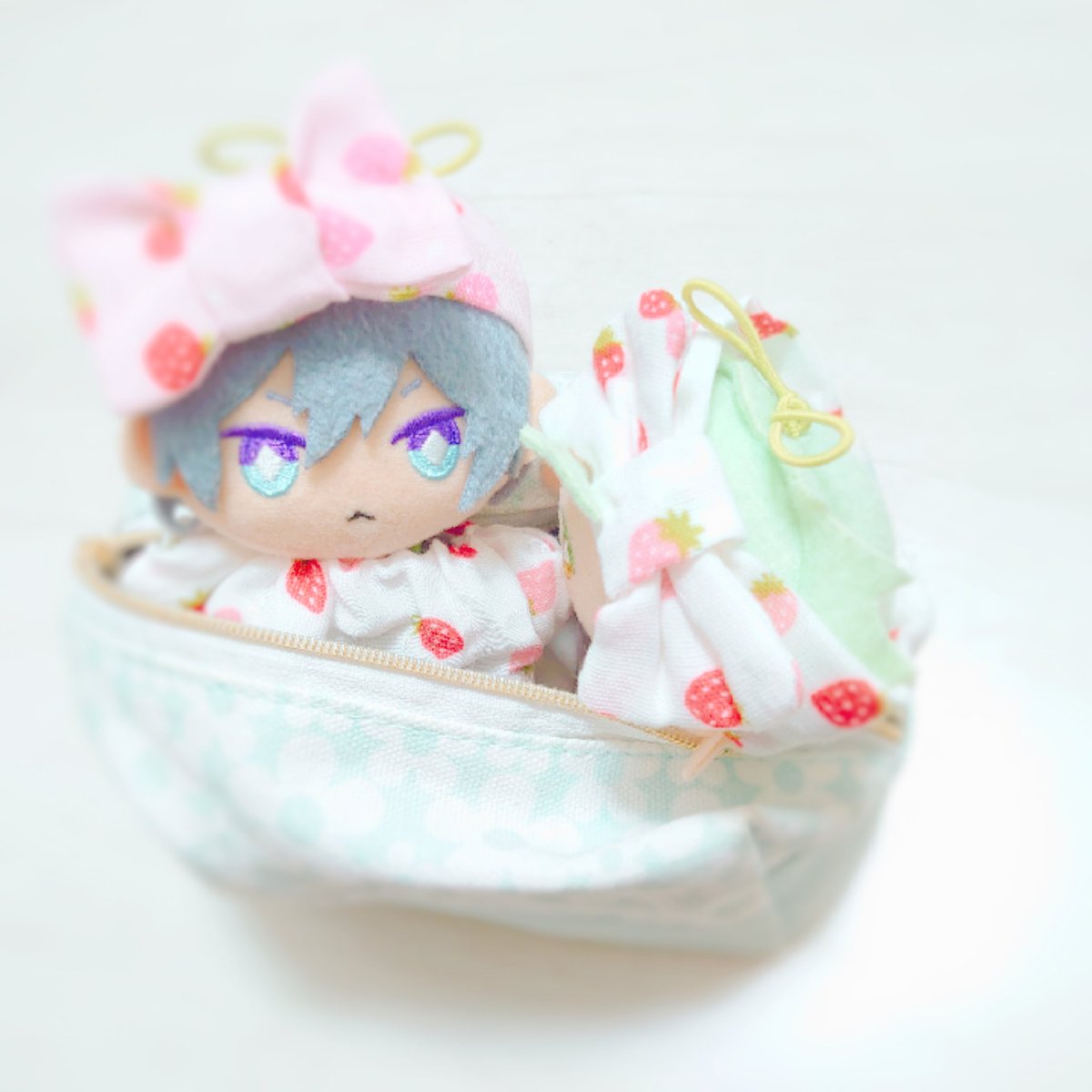 solo blue hair blue eyes :< chibi food in container  illustration images