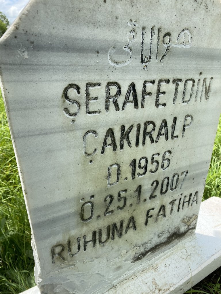 Keşke yanımda olsan keşke sevgi nedir baba nedir ögretebilsen keşke baba sevgisine hasret kalmasam seni başkalarından değilde ben tanısam ellerimi hiç bırakmasan ama eminim ki hiç bırakmazdın bırakmıyorsunda ❤️