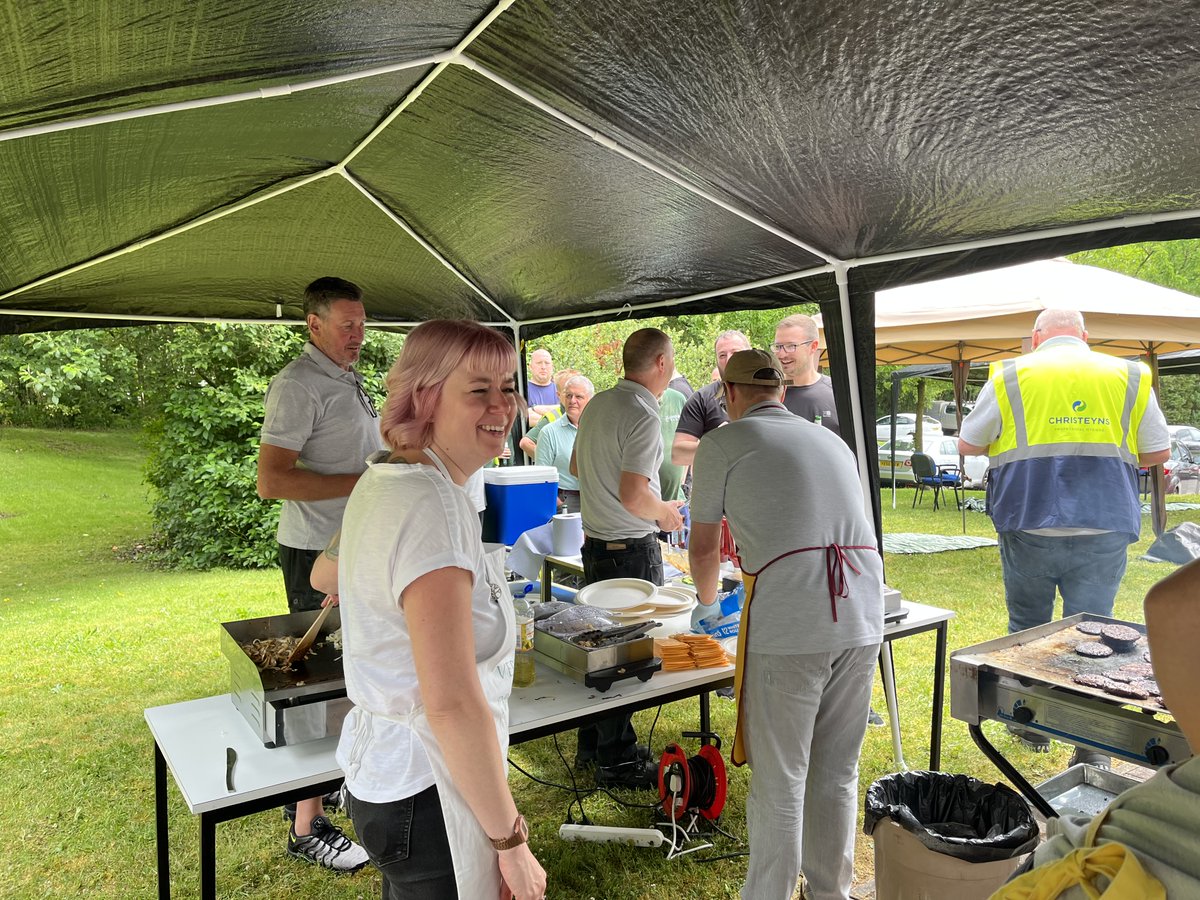 ChristeynsPHUK's tweet image. 🌭 Cheers to an Epic barbecue lunch 🎉. Last Friday Clover Christeyns arranged the annual barbecue lunch for its staff in Whaley Bridge. It was the perfect opportunity for the staff to unwind and come together.
 
 #workingenvironment #workbbq #employeappreciation #companyculture
