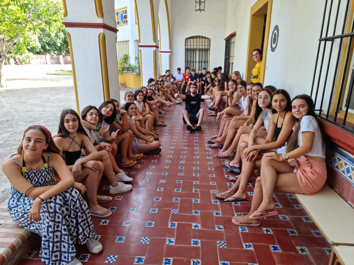 sscc_iberica's tweet photo. 🔴Ya ha comenzado el #VeranoSSCC. Esta semana se está celebrando la convivencia de jóvenes #puentemuro1. Los chicos hoy están recorriendo con El Principito el camino de los planetas 🪐. Un camino de reflexión sobre ellos mismos en el que descubrirán muchas cosas 😍 https://t.co/yZUb5hxmpy