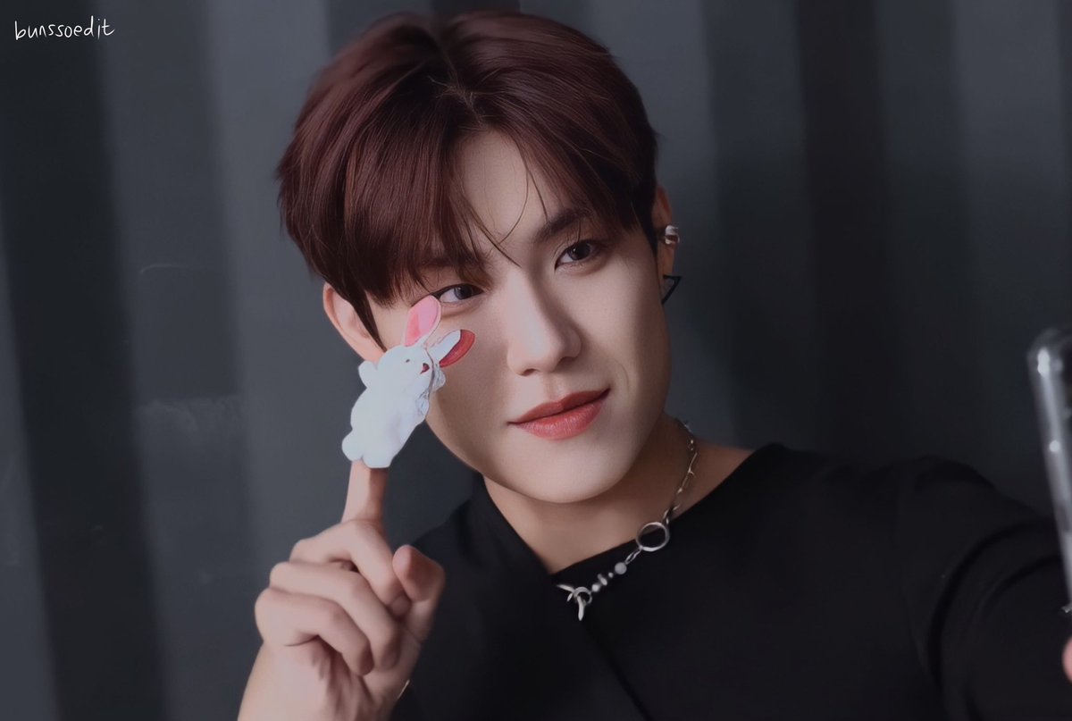 bunssoedit's tweet photo. 230627 🐰😙 
#박우진 #PARKWOOJIN https://t.co/JghR3DEfMU