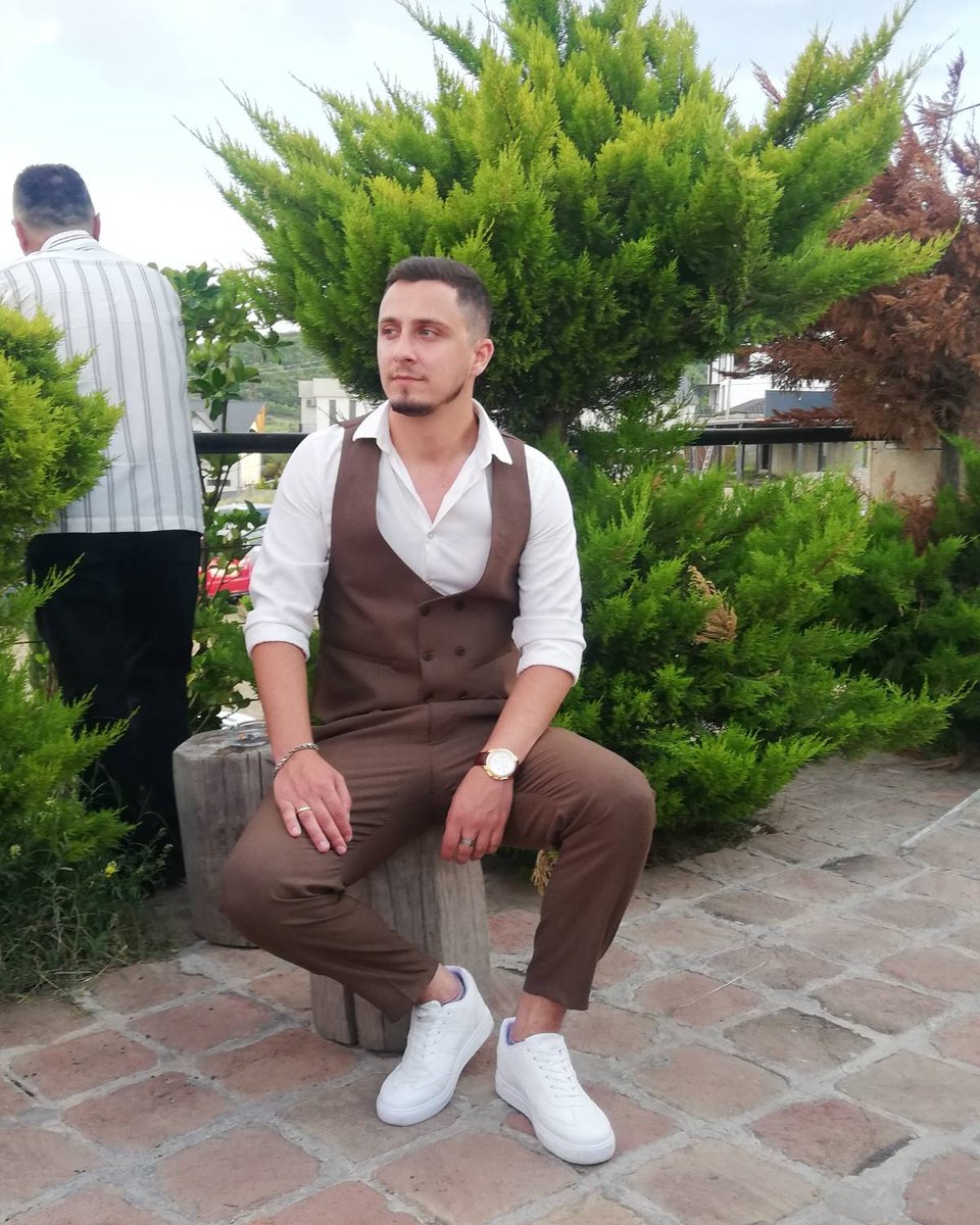 Mumlauri_B's tweet image. I hope no one in life will turn their back on you like this guy turned his back on me... 😂