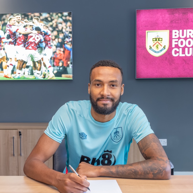 BurnleyOfficial's tweet photo. Goalkeeper Lawrence Vigouroux makes Turf Moor move to become second arrival of the transfer window 📝
