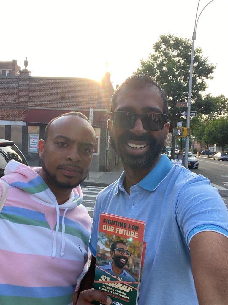 The energy is 🔥 out here! <a href="/CarpentersNyc/">NYC District Council of Carpenters</a> <a href="/unitehere100/">UNITEHERE! Local100</a>