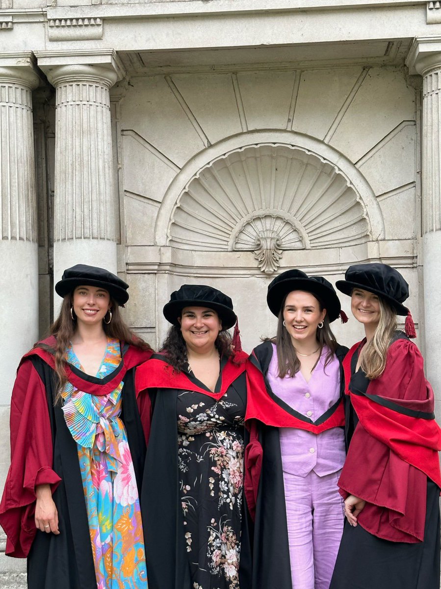 A year after qualifying, graduation was a lovely opportunity to celebrate the doctorate and reflect on the last four years! 👩🏻‍🎓