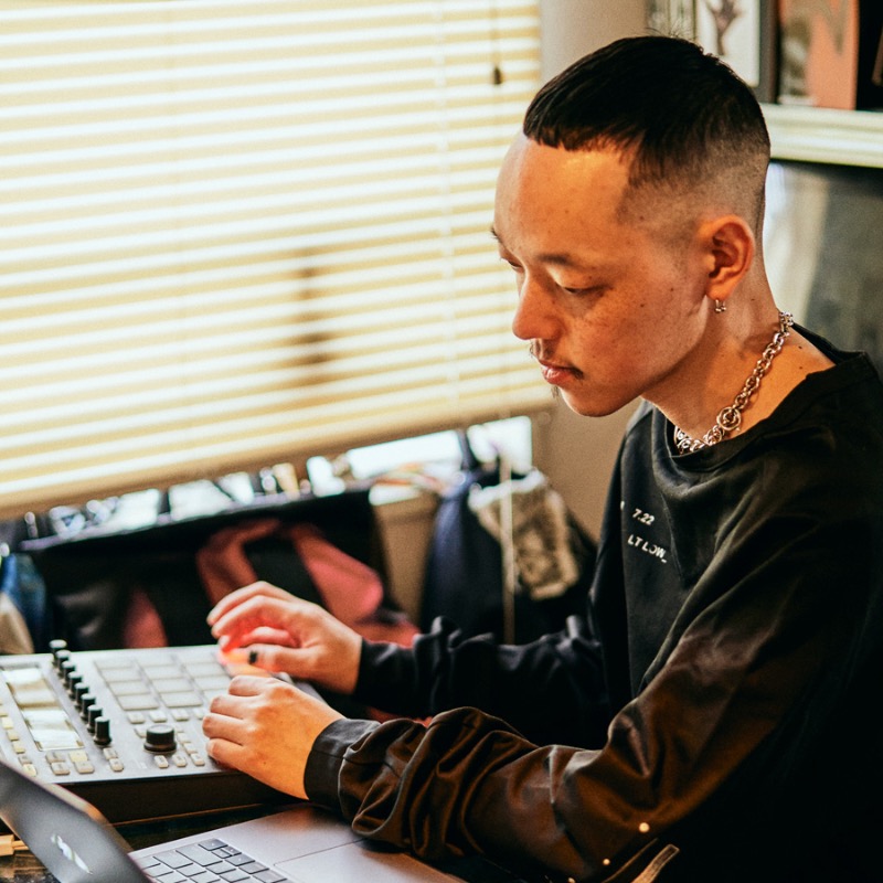 snrec_jp's tweet photo. 【サンレコ 今週の記事より】

Beat Makers Lab JPN〜Mars89

ルイ・ヴィトンやアディダスのCM音楽を手掛けるなど国内外で注目されるDJ／ビートメイカー
https://t.co/IlkWDhpMGB

「意識しているのは自分のライフスタイルを反映した音楽を制作すること」
@_Mars89 #BeatMakersLab