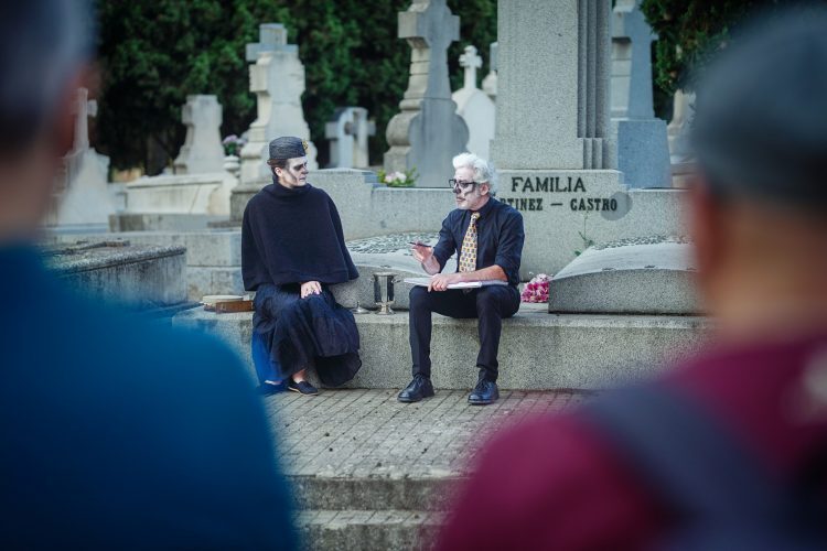 MADRID's tweet image. 📢¿Te imaginas una conversación entre Fermina Oliva, pasajera española y superviviente del famoso #Titanic, y #Forges?🎭

✅Personajes ilustres del cementerio de #LaAlmudena cobran vida en las visitas nocturnas teatralizadas.

Toda la Info:👉🏻informate.madrid.es/pc7zg2