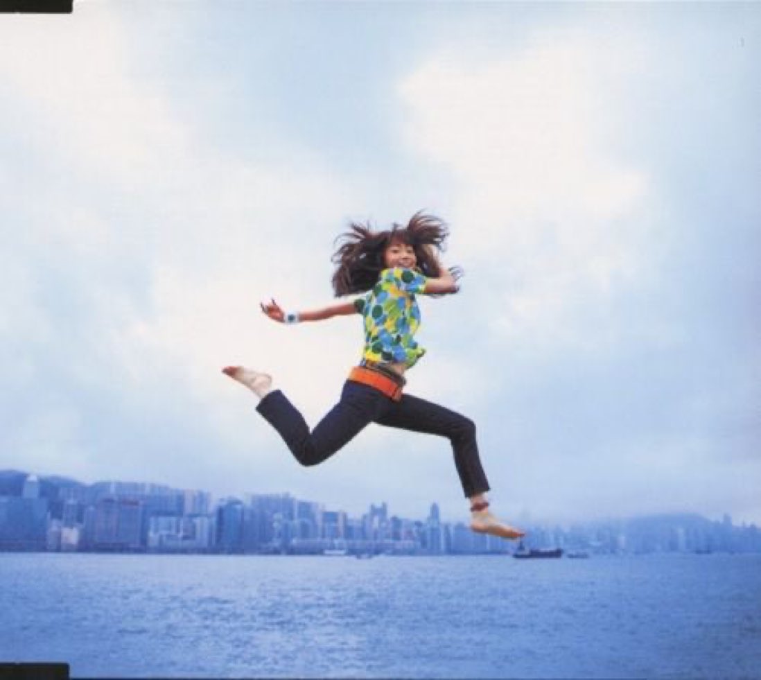 JinmResult's tweet image. 【2001年6月27日(水)】
#矢井田瞳 4作目シングル
Look Back Again
Over The Distance 発売

#LookBackAgain
#OverTheDistance