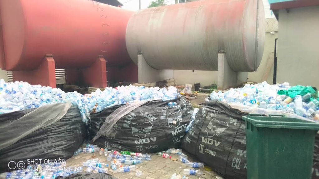 reswaye_'s tweet photo. What comes to your mind first when you see plastics? 
Do you see waste or wealth? 

For us at @reswaye we always see wealth.
What ever you do this week, make sure you utilize your “plastic waste” by recycling them. 

Our dream of a sustainable society is only possible with YOU. https://t.co/qApMn1rZ5L