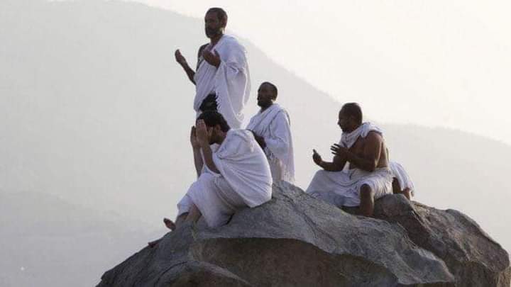 لبيك اللهم لبيك .. لبيك لا شريك لك لبيك .. إن الحمد والنعمة لك والملك لا شريك لك ❤️