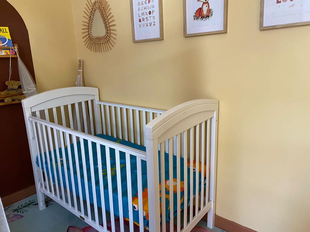 millicent bystander on Twitter "Haya nimerudi soko. Crib for sale