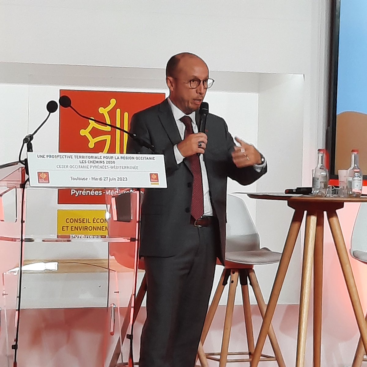 ceserfrance's tweet photo. @DominiqueVienne conclut la matinée consacrée du #CESER @Occitanie 
#loi3DS》Les #CESER conduisent les études #prospectives #régionales.
@Regionsdefrance https://t.co/gy8CHU3Eef