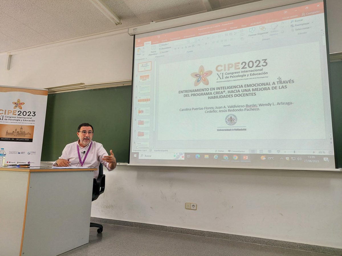 jl_rod_saez's tweet photo. Carbonero, director del @giepsicologia analiza la mejora en las habilidades docentes exponiendo los resultados del entrenamiento en inteligencia emocional a través del programa CREA
#CIPE23
@congresocipe23 https://t.co/7PTjUDOiD0