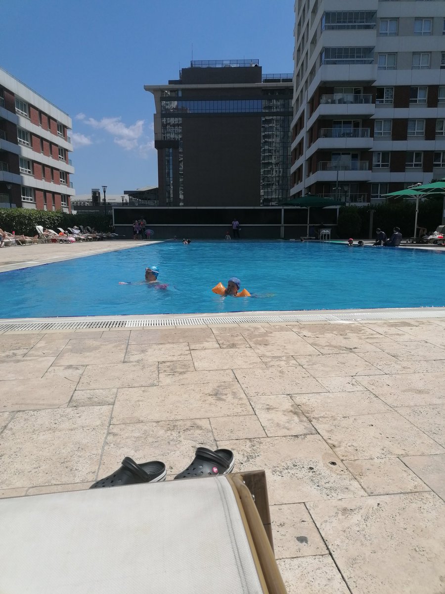 fffengin's tweet photo. Havuz sezonu açılmıştır https://t.co/fi22kZdXKQ