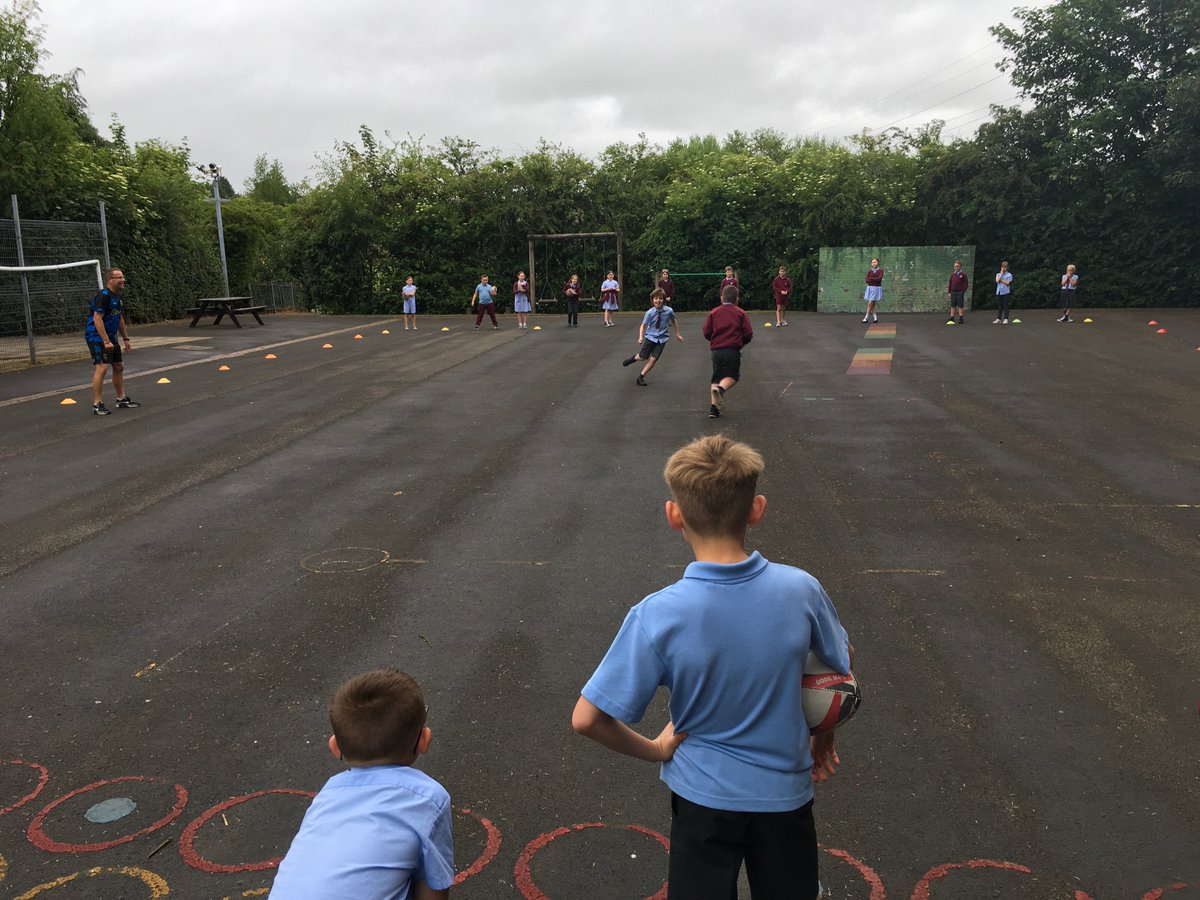 MrNicklinBHPS's tweet photo. #year4BHPS @BeaufortHillPri enjoyed a fantastic session with @DRA_Community this morning. Da iawn pawb! https://t.co/ykQrBnvd7S
