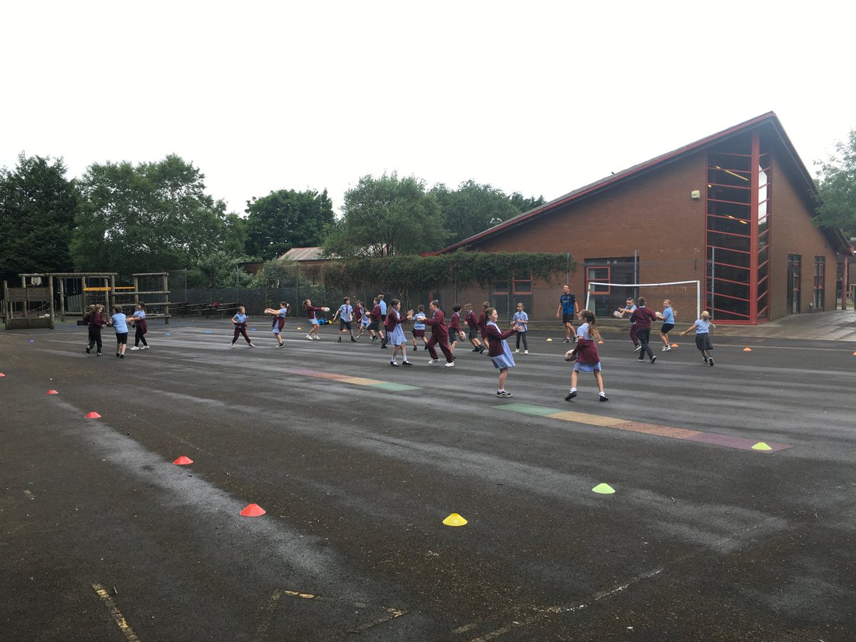 MrNicklinBHPS's tweet photo. #year4BHPS @BeaufortHillPri enjoyed a fantastic session with @DRA_Community this morning. Da iawn pawb! https://t.co/ykQrBnvd7S