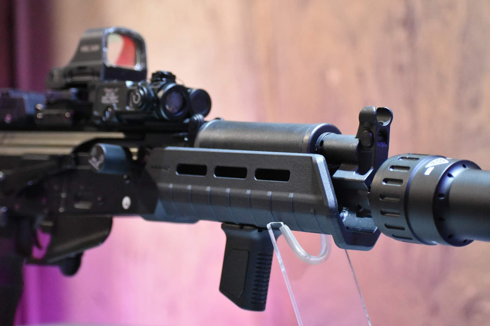 マグプル MOE SL ハンドガード ミドルレングス-AR15/M4/MOE SL