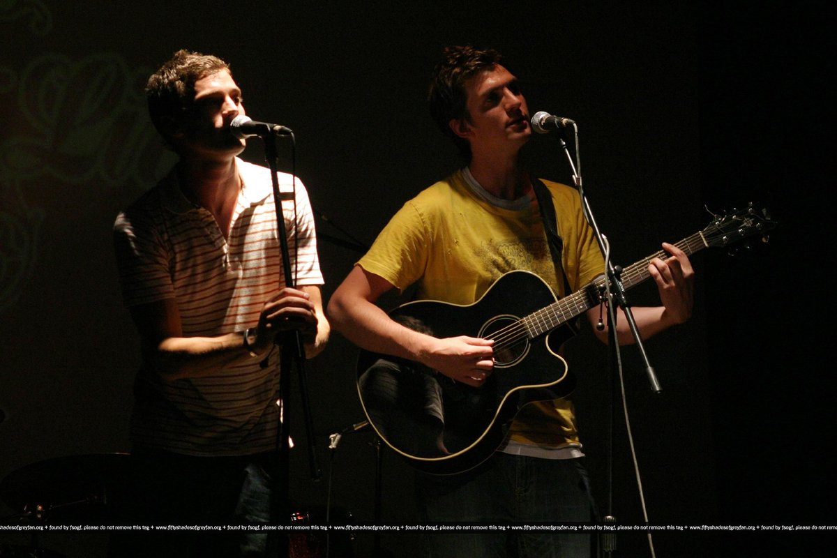 17 years ago today • Sons of Jim performing at The 4 Stick Live in London, June 27, 2006 🎙🎶🎸 

#jamiedornan #davidalexander #sonsofjim #throwback