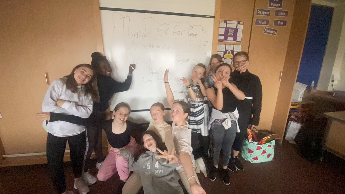 MrsFarrell21's tweet photo. Happy summer from primary 6! Stay safe everyone and have the best summer. ❤️☀️ @HareleeshillPS #itsSLC https://t.co/ofHFsiTjRu