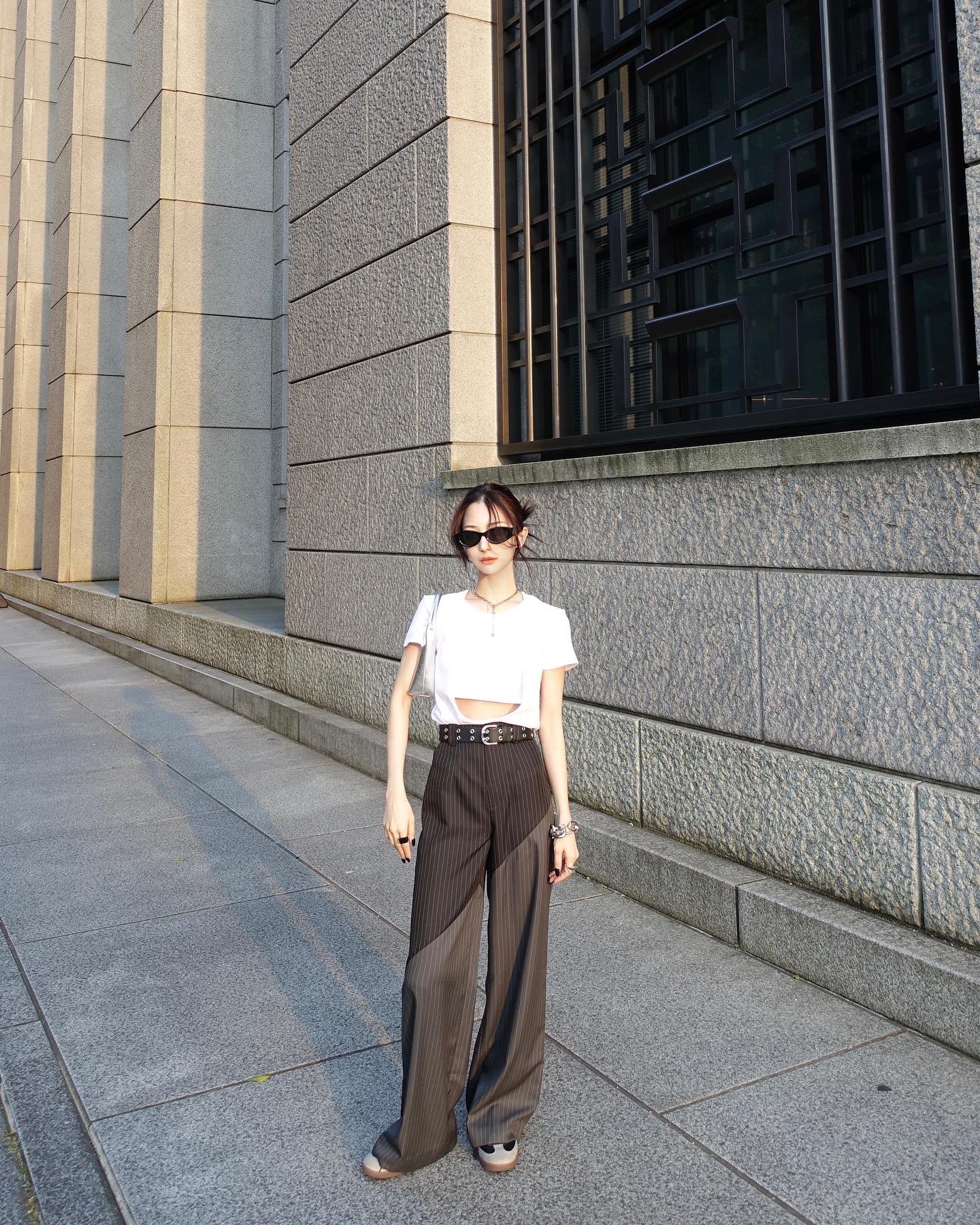 Melt the lady cut out slacks pants