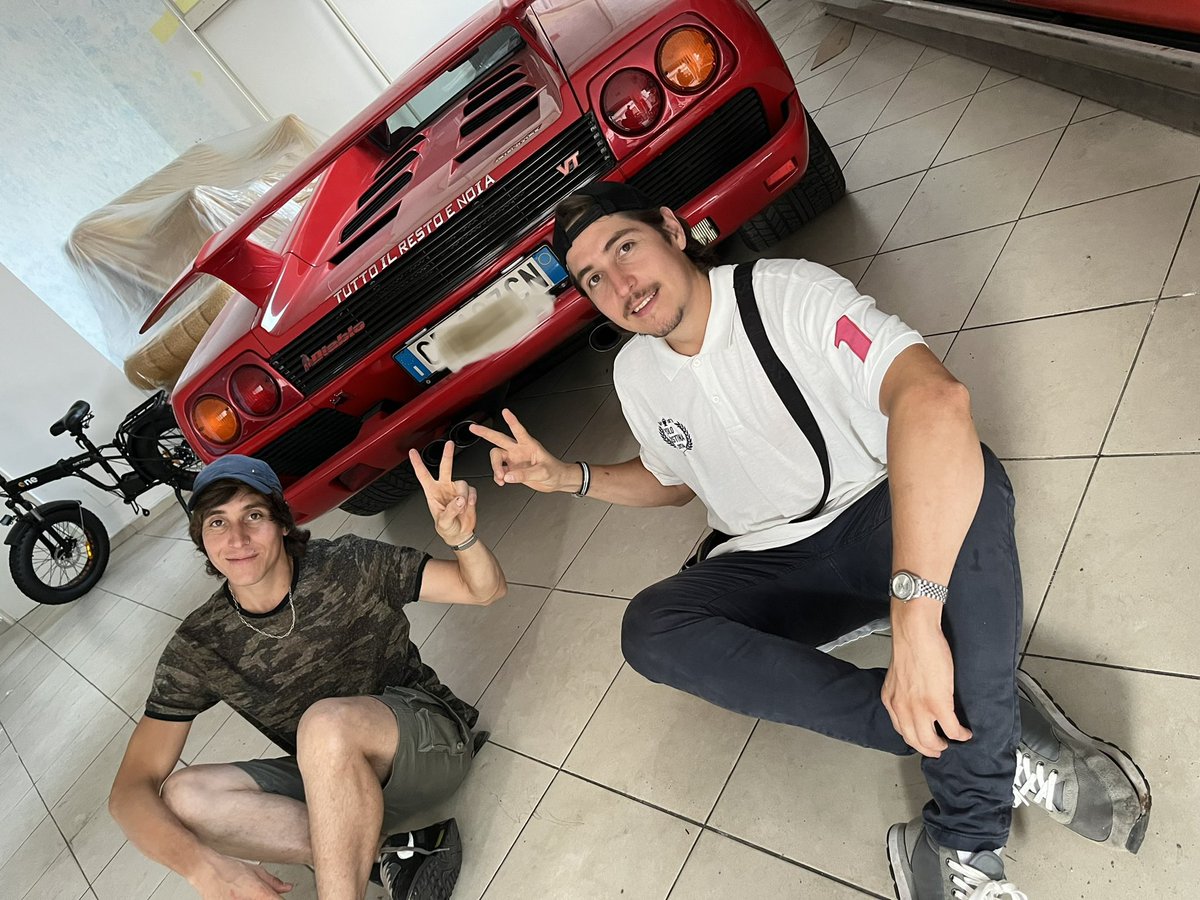 mathimelli's tweet photo. Tutto il resto e noia 

——
#LamborghiniDiablo
#Diablo
#ItalianCars
#SupercarsItaly
#ExoticCars
#ArgentinianInItaly
#LuxuryCars
#DreamCar 
#CarEnthusiast https://t.co/PJsMw3gGRM