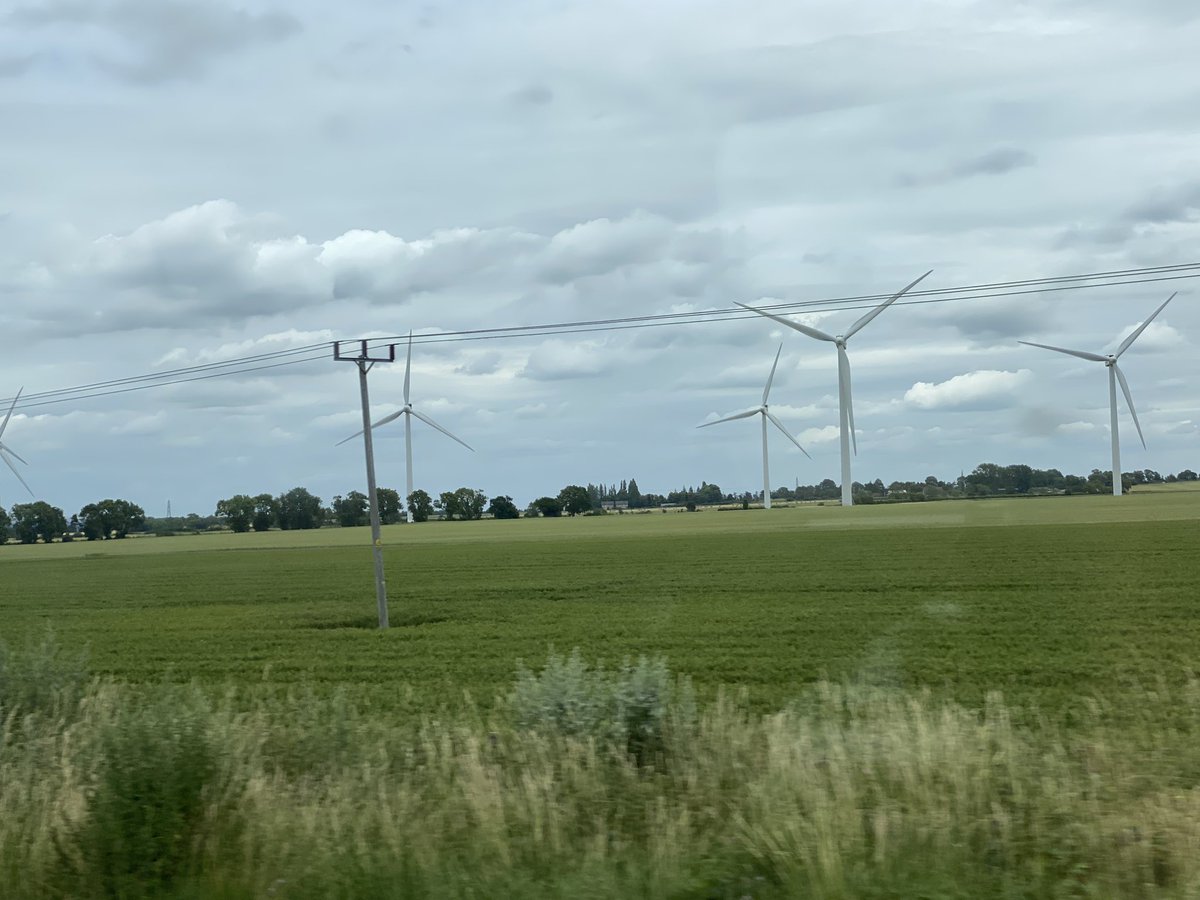 Such a rare sight in the UK. We need more of these! #OnshoreWind #WindPower #GreenEnergy