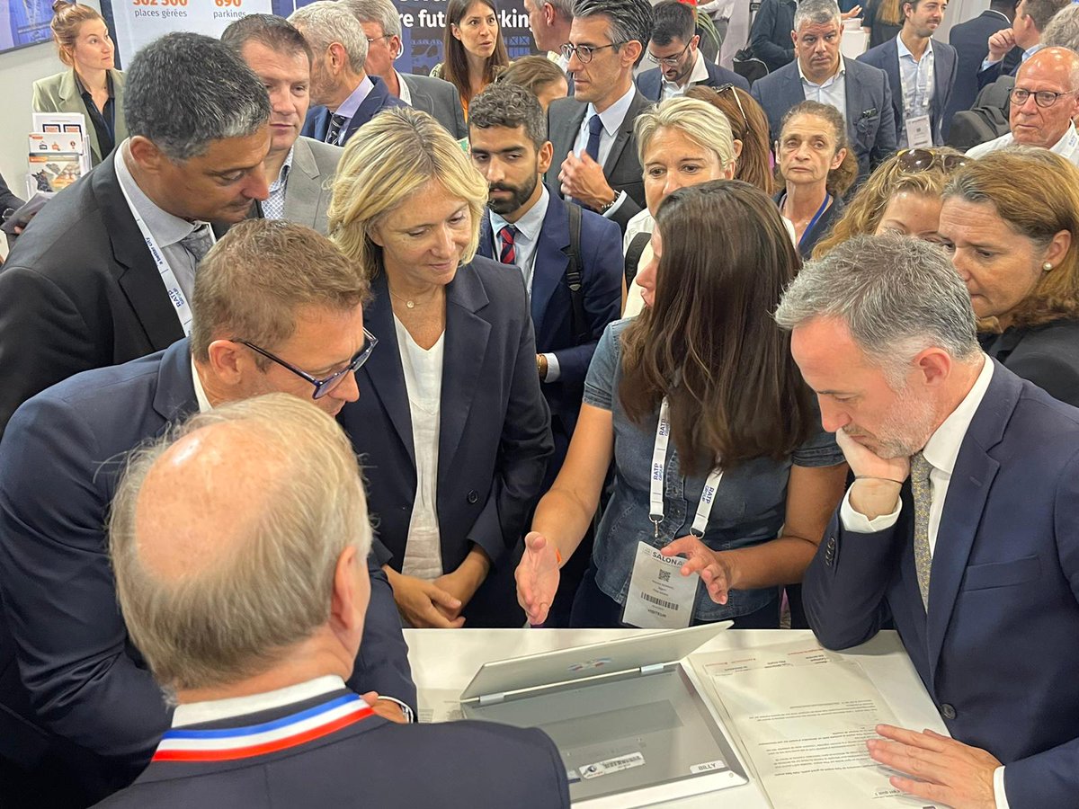 France Travail Île-de-France (@ftravail_idf) on Twitter photo 🔴 #SalonAmif - La Présidente de la région <a href="/iledefrance/">Région Île-de-France</a>, <a href="/vpecresse/">Valérie Pécresse</a> et Marc Guillaume, <a href="/Prefet75_IDF/">Préfecture de la région d’Île-de-France</a> sont présents au stand @poleemploi_idf
Démonstration de Data emploi qui met à disposition des données fiables pour décrypter le marché de l’#emploi
👉 tinyurl.com/yp634vvh 🔴 #SalonAmif - La Présidente de la région <a href="/iledefrance/">Région Île-de-France</a>, <a href="/vpecresse/">Valérie Pécresse</a> et Marc Guillaume, <a href="/Prefet75_IDF/">Préfecture de la région d’Île-de-France</a> sont présents au stand @poleemploi_idf
Démonstration de Data emploi qui met à disposition des données fiables pour décrypter le marché de l’#emploi
👉 tinyurl.com/yp634vvh