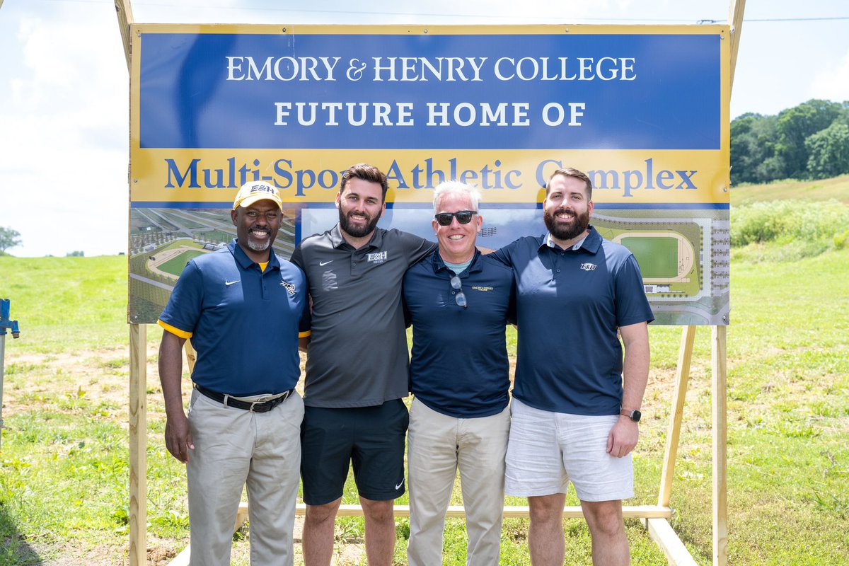 EmoryHenry_XCTF's tweet photo. We had a great day celebrating the beginning of construction for the Food City Sports Complex. ๐๐
#GoWasps | #StingersUp | #BlueCollarGoldStandard | #EHCXCTF | #FoodCitySportsComplex https://t.co/8zAGK5kBzp